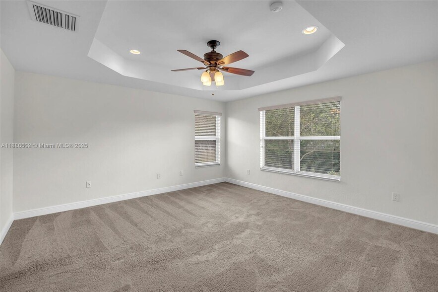 Building Photo - 5271 SW 173rd Ave
