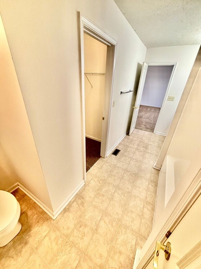 Building Photo - 3 Bedrooms, 2.5 Baths, and a Secret Agent Garage!