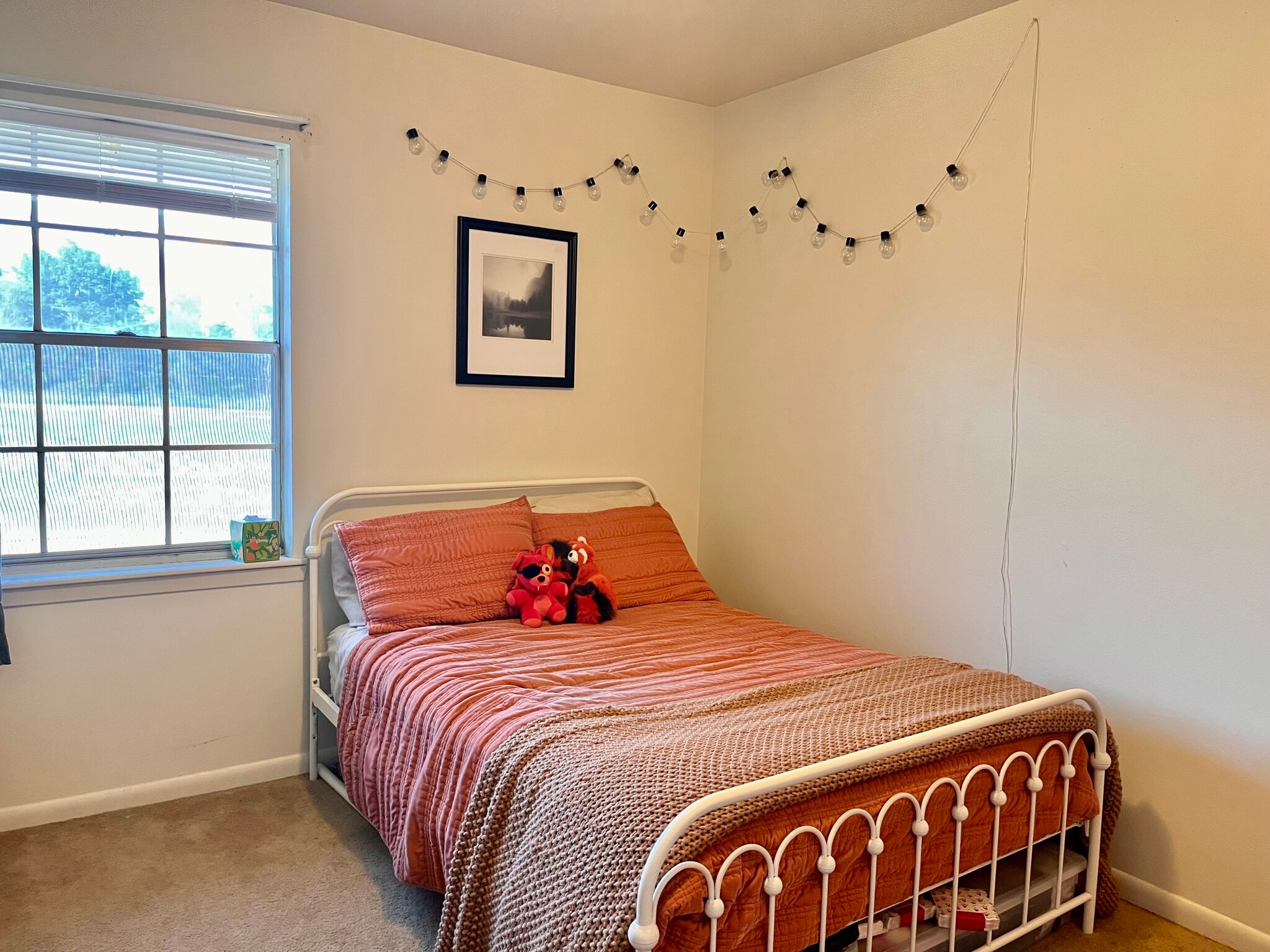 Secondary bedroom. - 305 Green Briar St