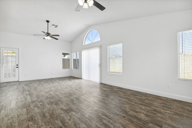 Building Photo - 7420 W Greer Ave