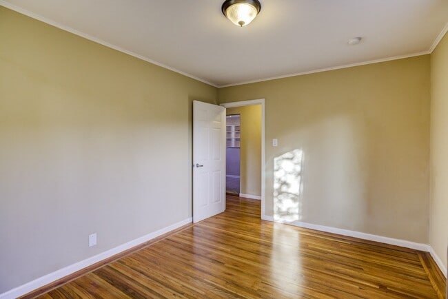 Building Photo - 13 Hermosa Ln