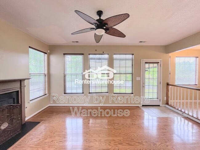 Building Photo - 601 Whisper Walk