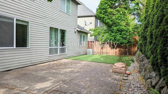 Building Photo - 13632 NW Henninger Ln