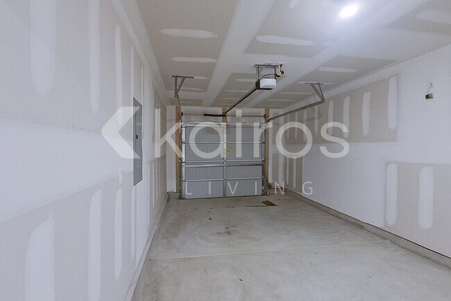 Building Photo - 124 Glory Dr