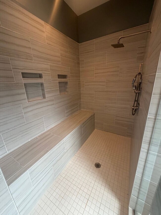 Building Photo - Luxury 3 Bedroom Condo in the Heart of Lawrenceville