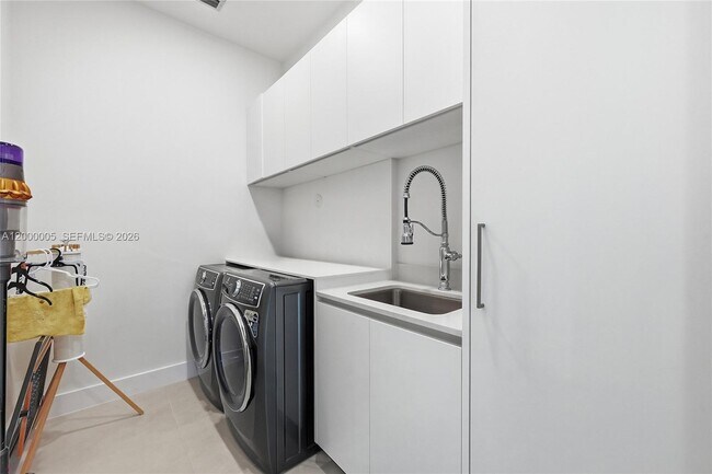 Building Photo - 3300 NE 170th St