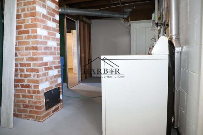 Building Photo - 3 Bedroom Single Family Home in SE Rochest...