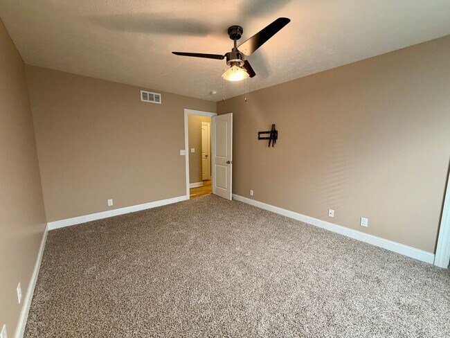 Building Photo - 3136 King Ridge Blvd