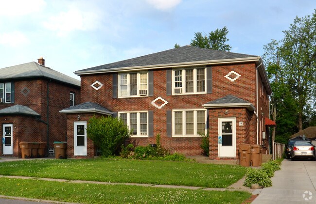 Building Photo - 12 Concord Dr