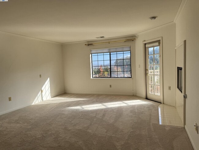 Building Photo - 1295 Whispering Oaks Pl