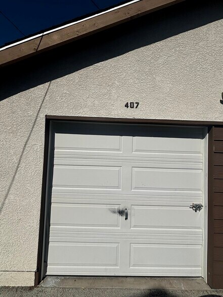 Building Photo - 407 E 70th St