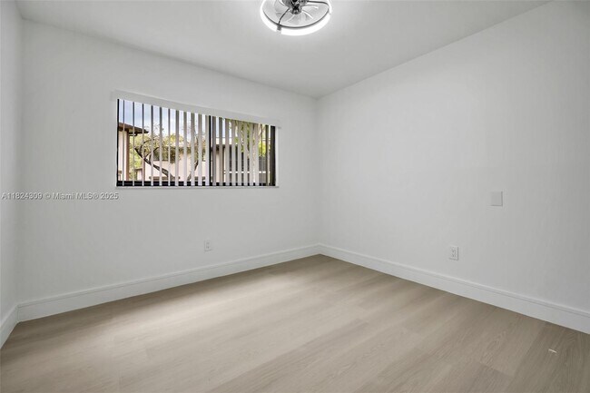 Building Photo - 9514 N Belfort Cir