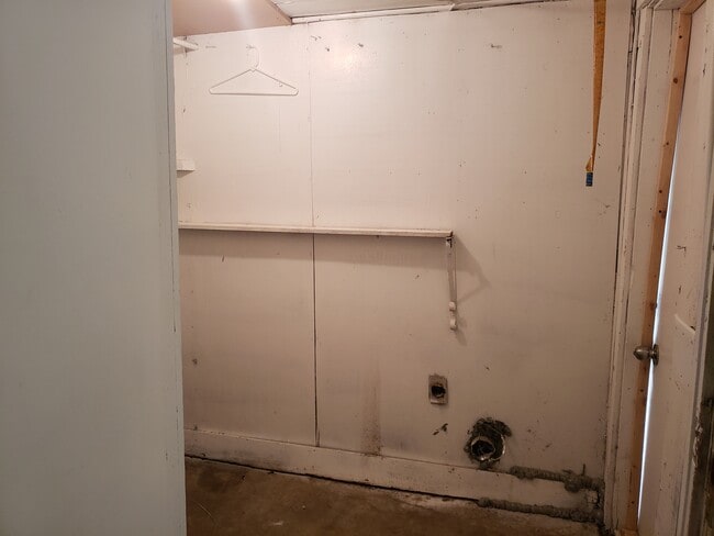 Building Photo - 5108 Locke Ave