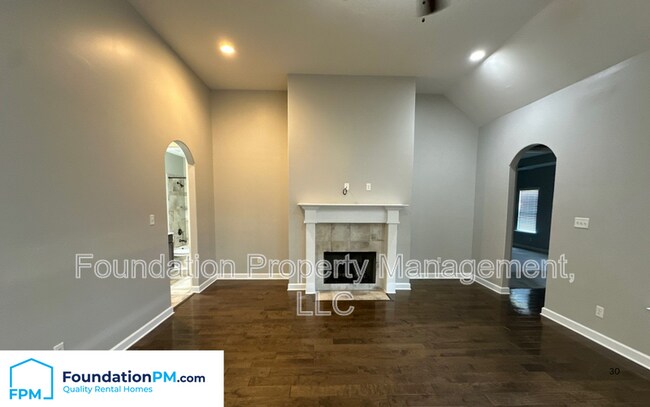 Building Photo - 4321 Wethersby Dr