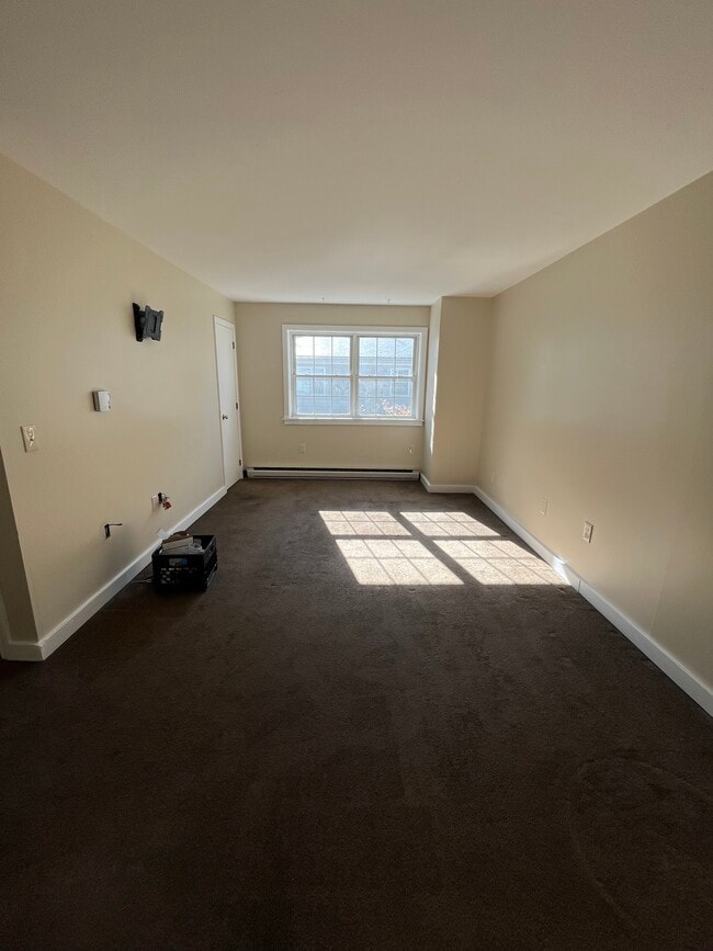 Building Photo - 46 Turnpike St