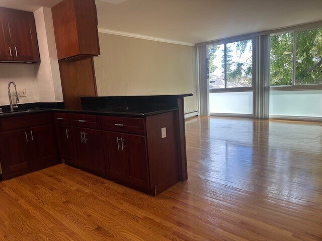 Building Photo - 6 Seville Way