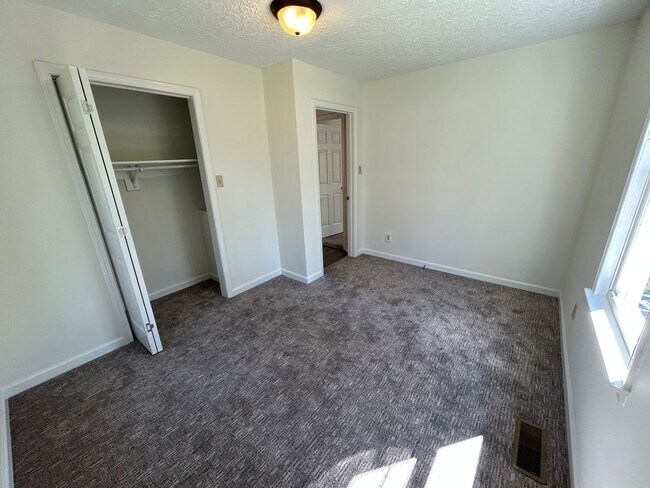 Building Photo - 314 Nixon Ave SW