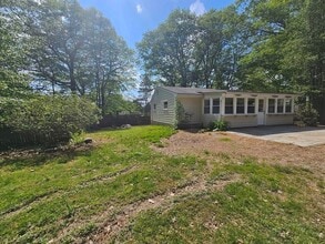 Building Photo - 37 Fairchild Dr