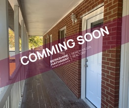 Building Photo - Newly Remodeled 1 Bed, 1 Bath Upper Apartm...