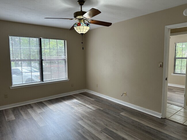 Building Photo - 2400 Talco Hills Dr