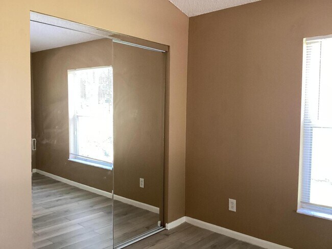 Building Photo - 1851 Oak Berry Cir