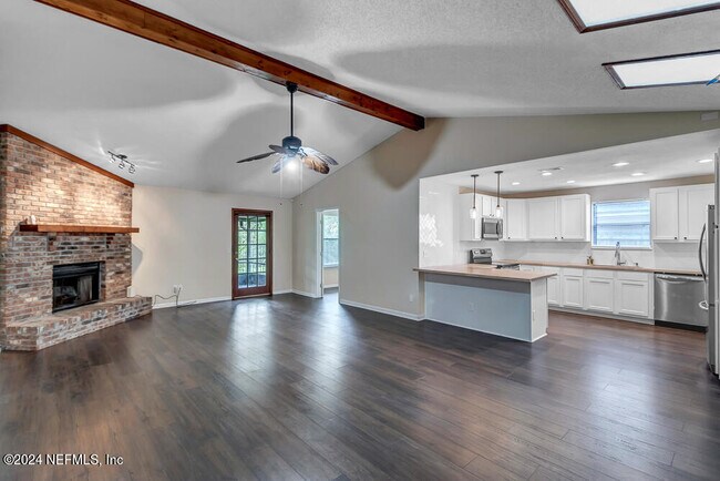 Building Photo - 4518 Crosstie Rd N