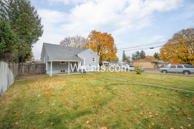 Building Photo - Newly renovated 3bd 2bath Shadle Rancher MUST SEE