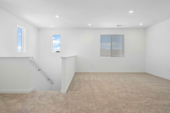 Building Photo - 3278 Vallonea St