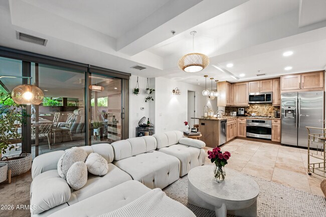 Building Photo - 7151 E Rancho Vista Dr