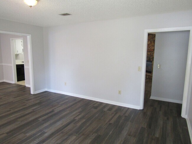 Building Photo - 110 Tempest Ln