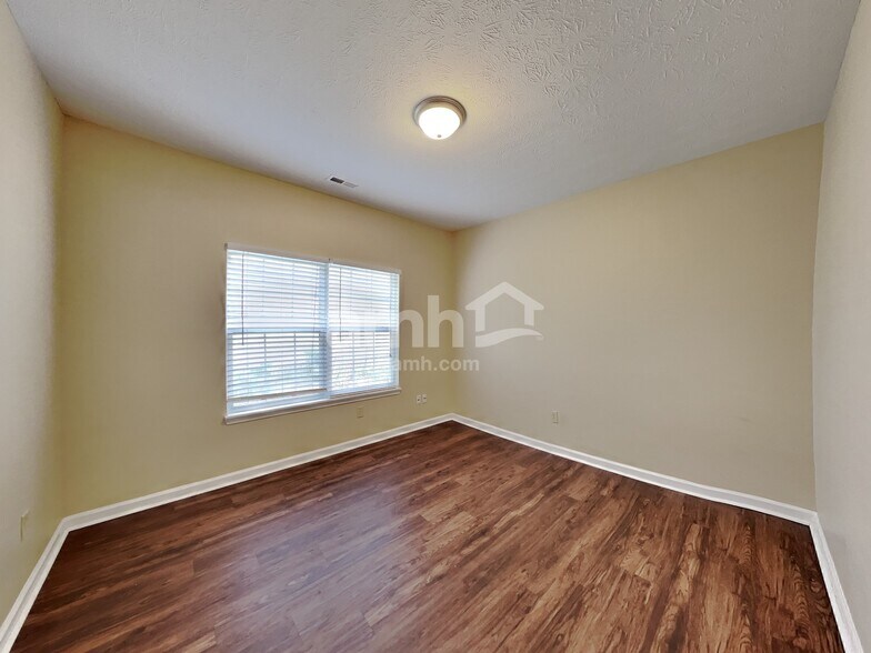 Building Photo - 796 Flying Sun Dr