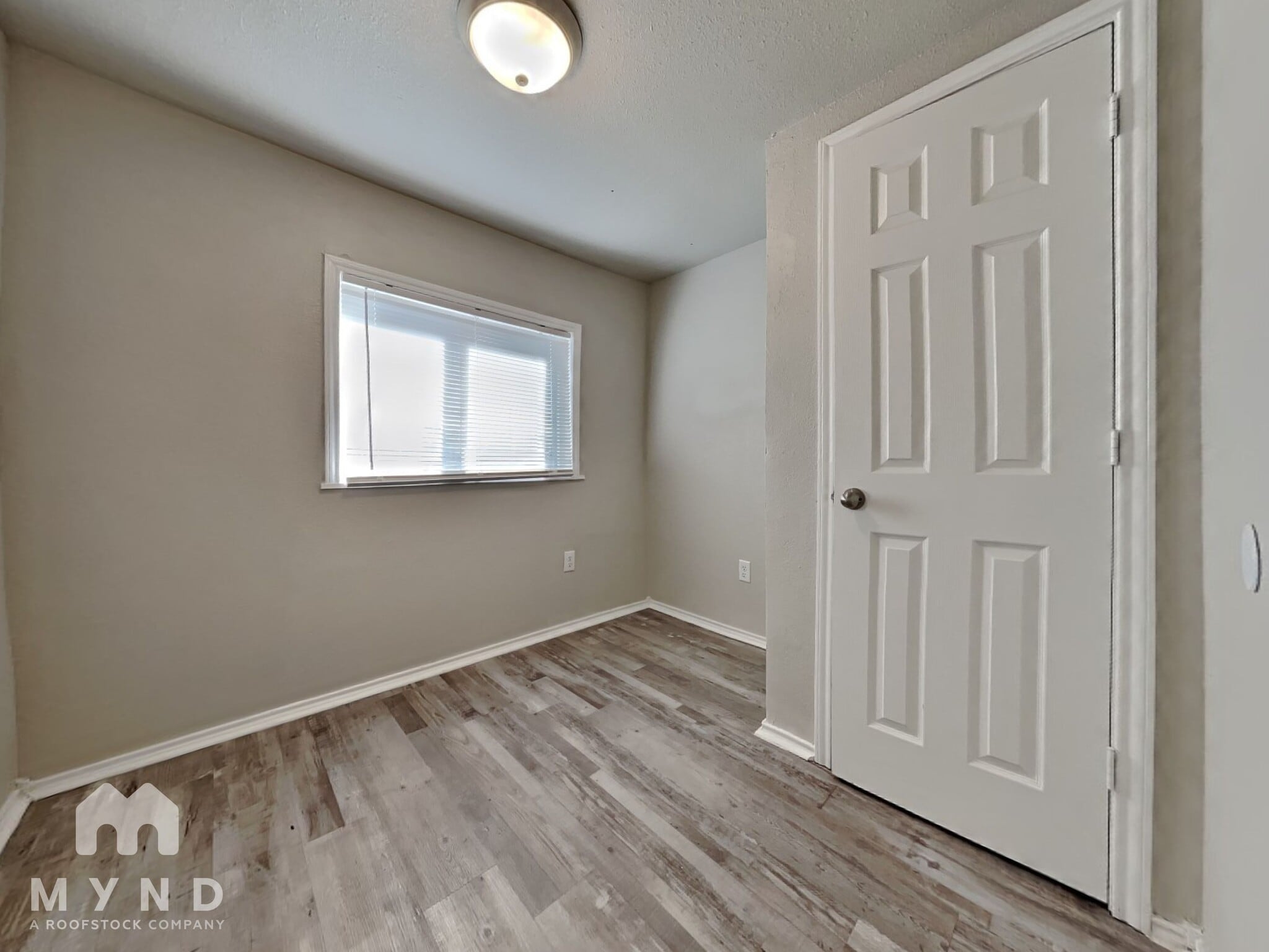 Building Photo - 3309 E 14th St