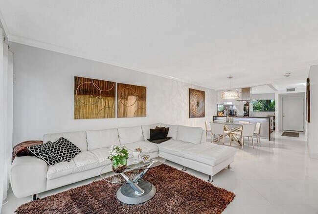 Building Photo - 3605 S Ocean Blvd