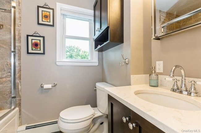 Building Photo - 109 Roosevelt Ave