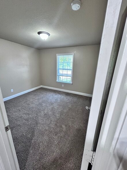 Building Photo - 1521 Applegate Way