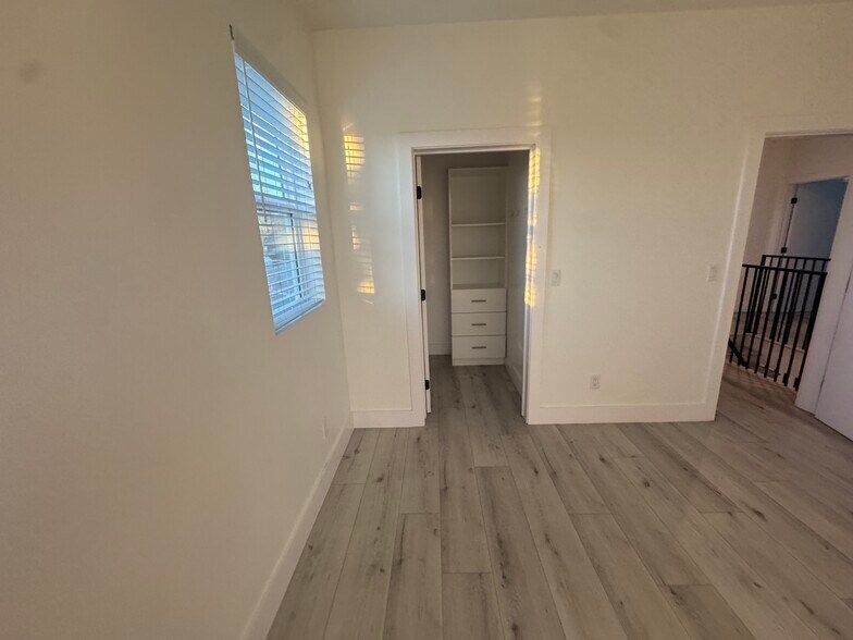 Building Photo - 5919 Dauphin Ave