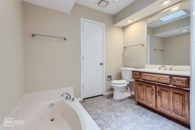 Building Photo - 2514 Amy Ave