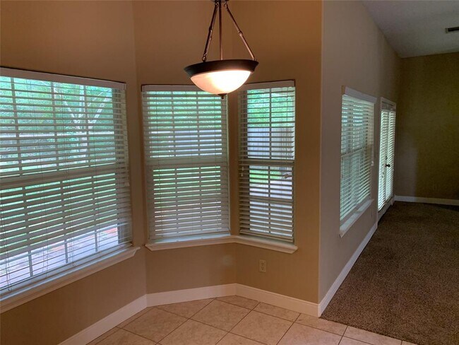 Building Photo - 14607 Heritage Dr