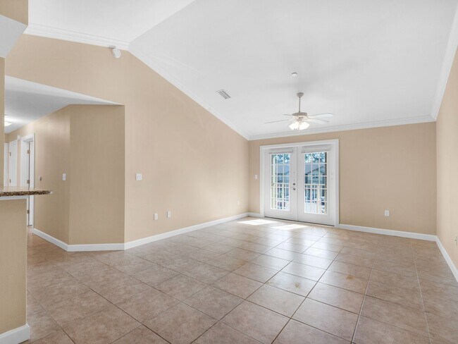 Building Photo - Beautiful One Bedroom Apartment in Fort Walton Beach!