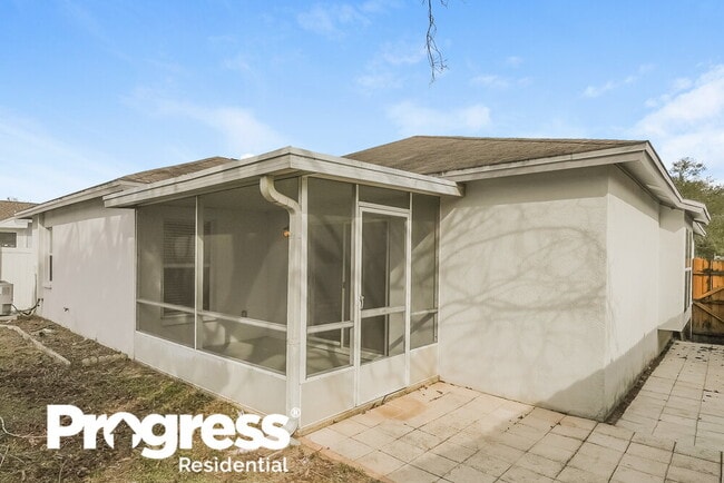 Building Photo - 411 Sand Ridge Dr