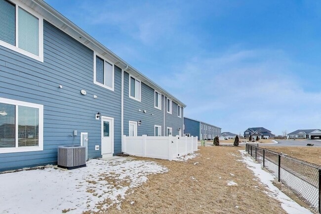 Building Photo - 1234 Gillespie Ln