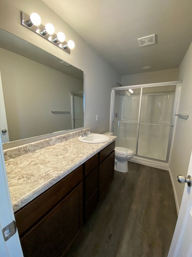 Building Photo - *Pre-leasing* Three Bedroom | Two Bathroom...