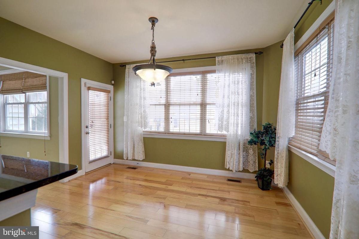 Building Photo - 41779 Bristow Manor Dr