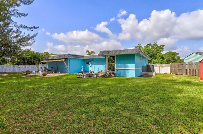Building Photo - 6605 NW 80th Ct