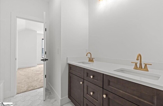 Building Photo - 112 Lepak Ln