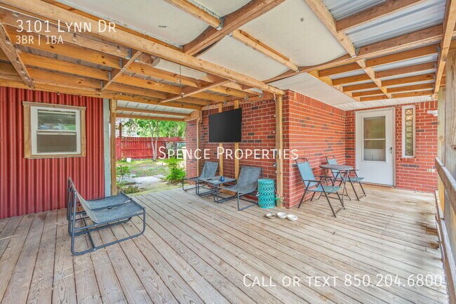 Building Photo - 3101 Lynn Dr