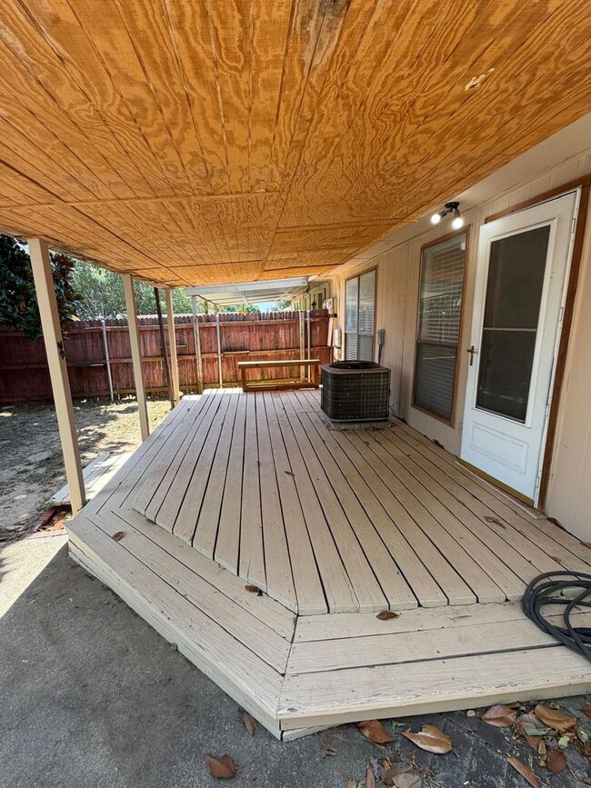 Building Photo - 3006 Post Oak Dr