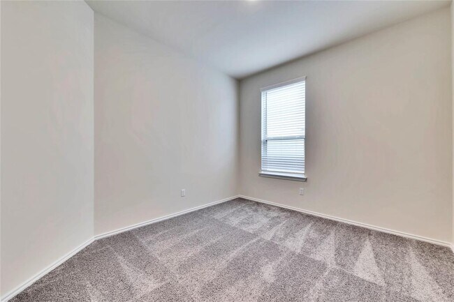Building Photo - 117 Bird Cherry Wy