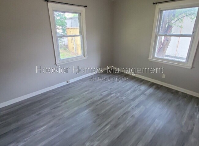 Building Photo - 932 N Leland Ave