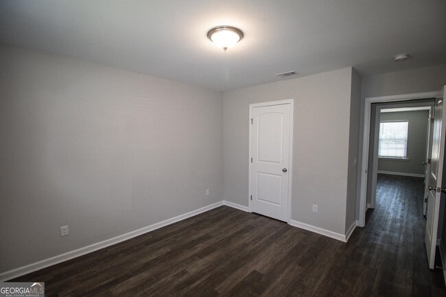 Building Photo - 201 Evans Ter